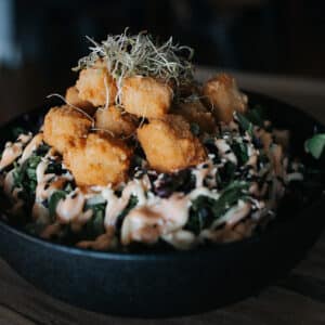 Bol poke tofu croustillant